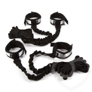 SET BONDAGE COSTRITTIVO MANI E PIEDI 50 SFUMATURE DI GRIGIO "COMPLETAMENTE SUA" - immagine 8